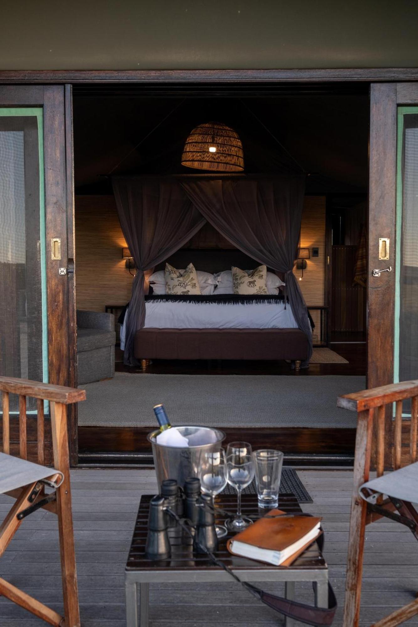 Hillsnek Safari Camp - Reserva de Amakhala Exterior foto